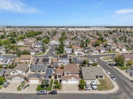 13668 Autumnwood Ave, Lathrop, CA 95330 Photo