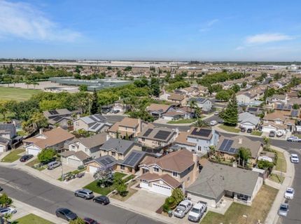 13668 Autumnwood Ave, Lathrop, CA 95330 Photo