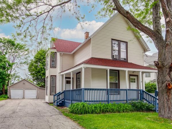228 S Lincoln Avenue , Waukegan, IL 60085