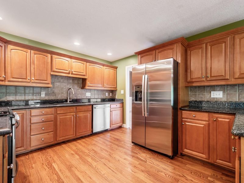 5861 Stillponds Place, Columbus, OH 43228 Photo 14