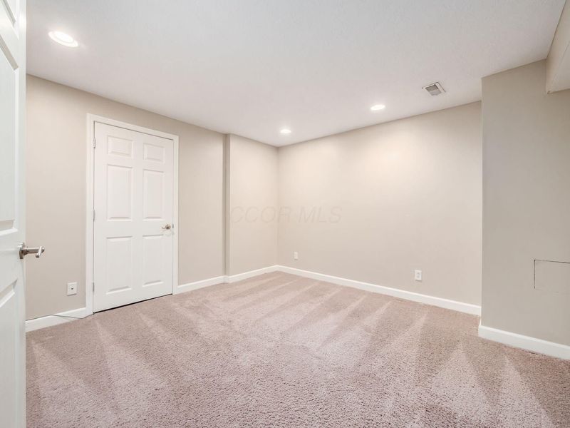 5861 Stillponds Place, Columbus, OH 43228 Photo 32