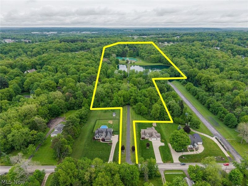 9541 N Bedford Road , Macedonia, OH 44056 Photo 3