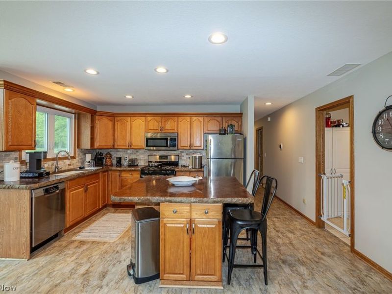 9541 N Bedford Road , Macedonia, OH 44056 Photo 5
