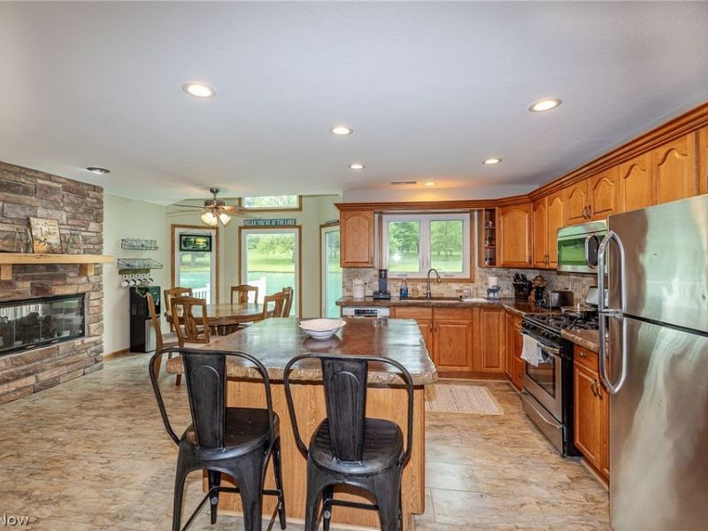 9541 N Bedford Road , Macedonia, OH 44056 Photo 6
