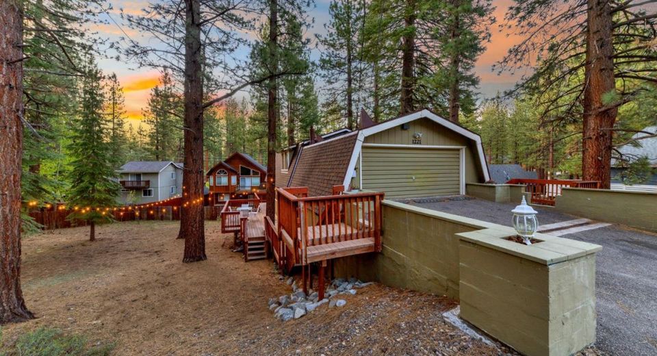1221 Goldpan Court, South Lake Tahoe, CA 96150 Photo