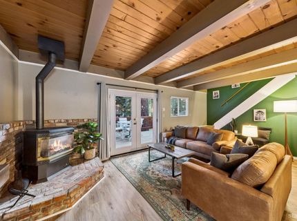 1221 Goldpan Court, South Lake Tahoe, CA 96150 Photo