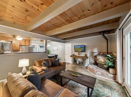 1221 Goldpan Court, South Lake Tahoe, CA 96150 Photo