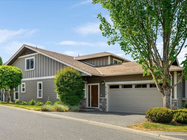6196 Strathcona Pl, Nanaimo, BC V9T 0A3