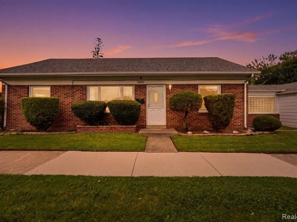26004 Waldorf Street, Roseville, MI 48066