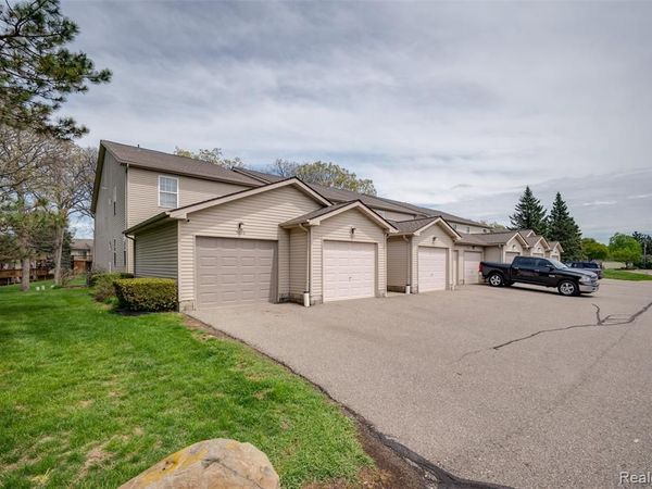 5026 Harbor Oak Drive, Waterford Twp, MI 48329