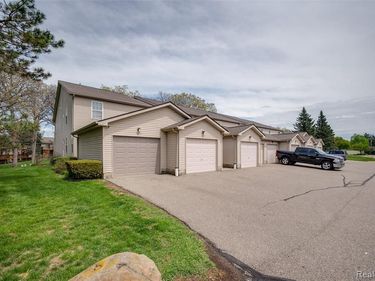 5026 Harbor Oak Drive, Waterford Twp, MI 48329