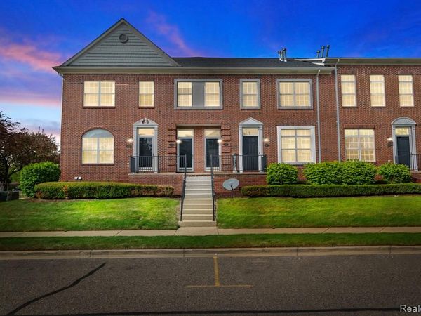14267 Vauxhall Drive, Sterling Heights, MI 48313