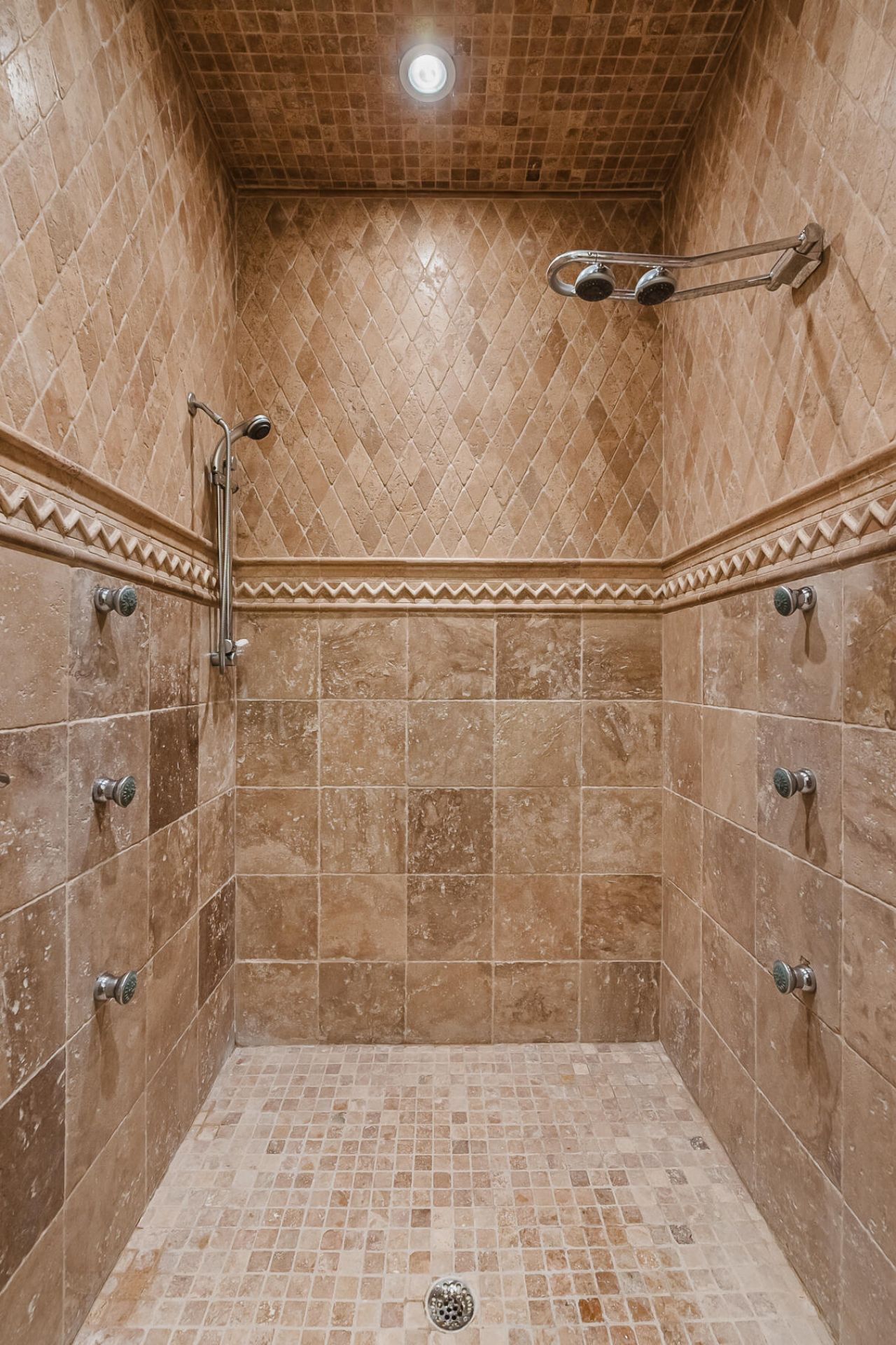 3158 Pignatelli Crescent Photo 32