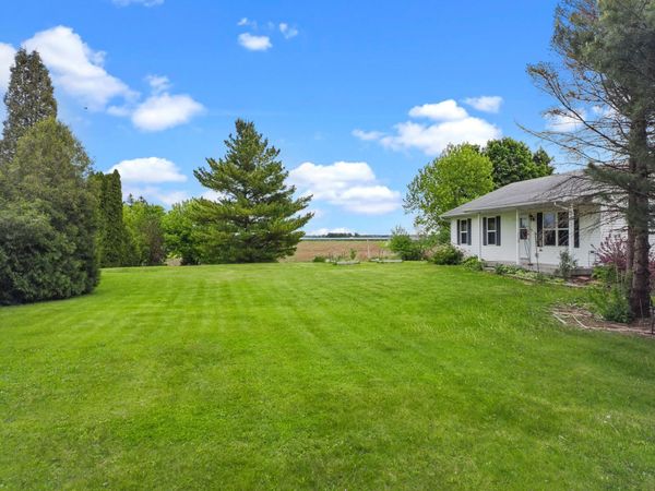 13448 E Creek Rd, Bradford, WI 53114