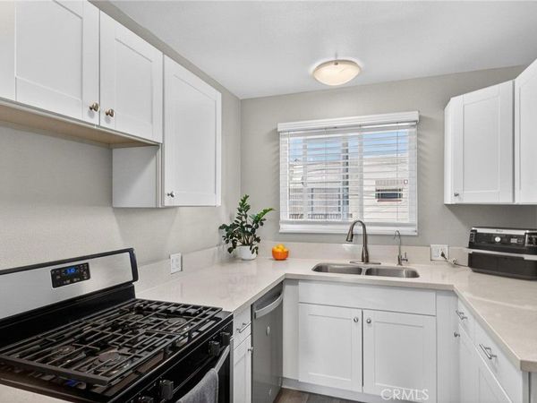1057 E Appleton, Unit 10, Long Beach, CA 90802
