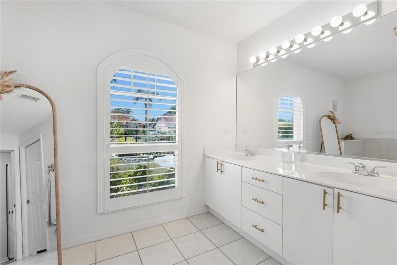 4817 Post Pointe Drive, Sarasota, FL 34233 Photo