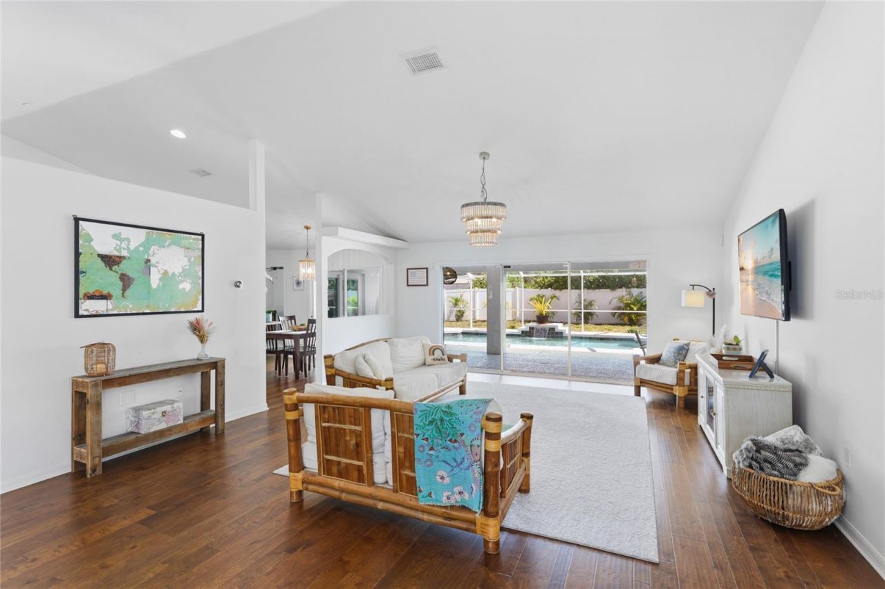 4817 Post Pointe Drive, Sarasota, FL 34233 Photo