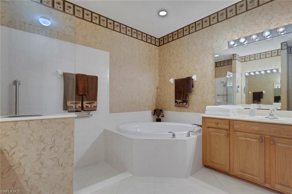 4660 Winged Foot Ct, Unit 102, Naples, FL 34112 Photo
