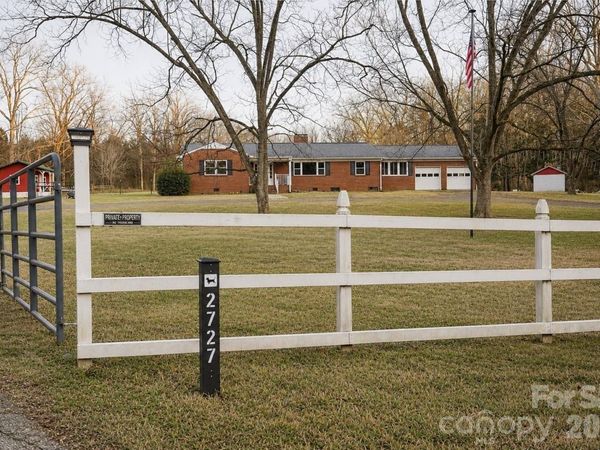 2727 N Moore Road , Robbins, NC 27325