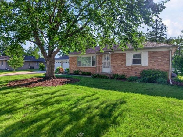 3104 Hillcrest Drive, Cedar Falls, IA 50613