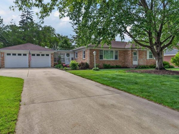 3104 Hillcrest Drive, Cedar Falls, IA 50613