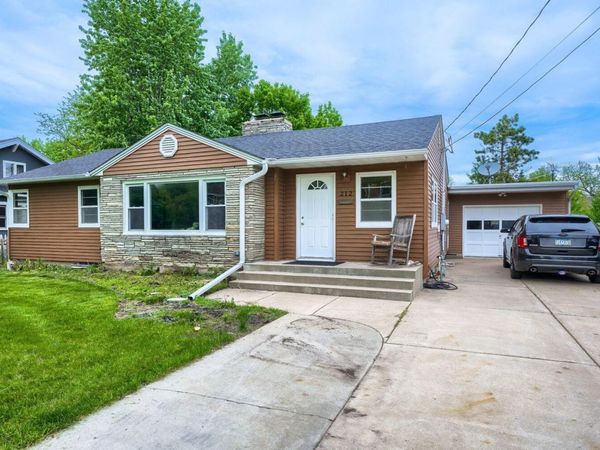 212 Woodley Street W, Northfield, MN 55057