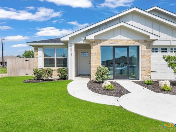 1018 College Avenue , Troy, TX 76579