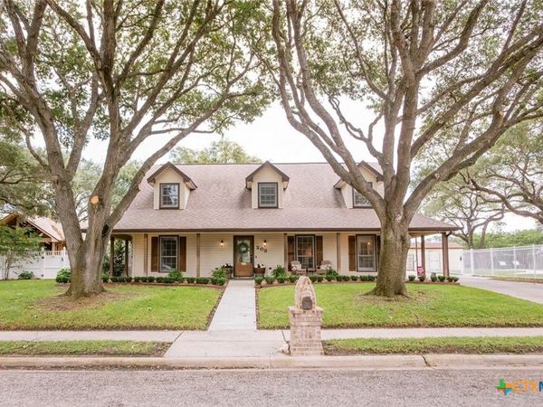 203 Champions Row , Victoria, TX 77904