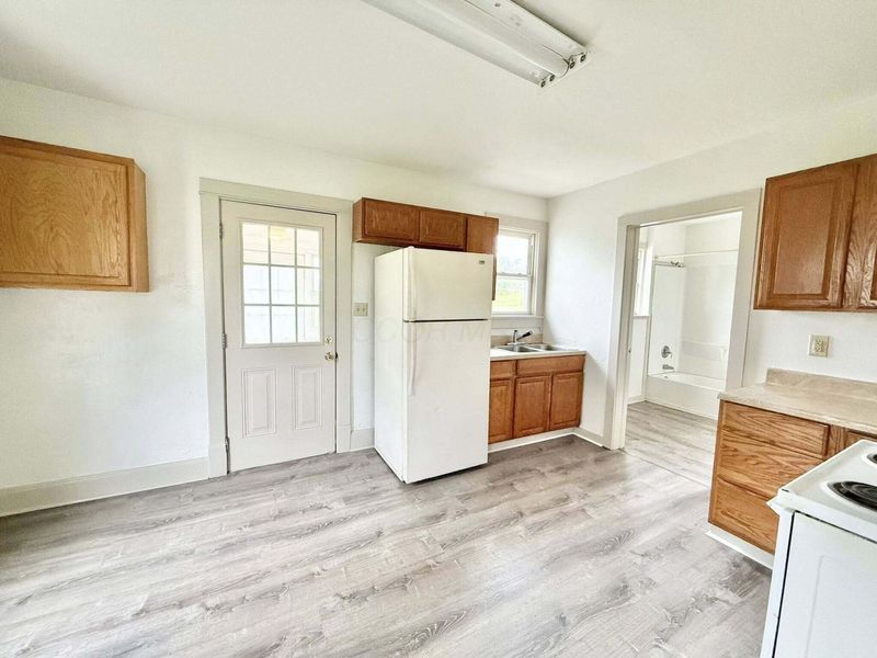 5 S Monroe Street , Mount Vernon, OH 43050 Photo 4