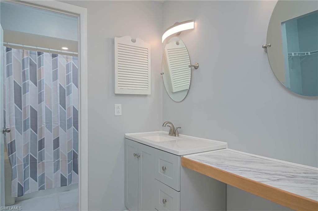 9833 Maplecrest Cir , Lehigh Acres, FL 33936 Photo