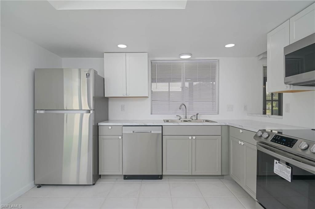 9833 Maplecrest Cir , Lehigh Acres, FL 33936 Photo