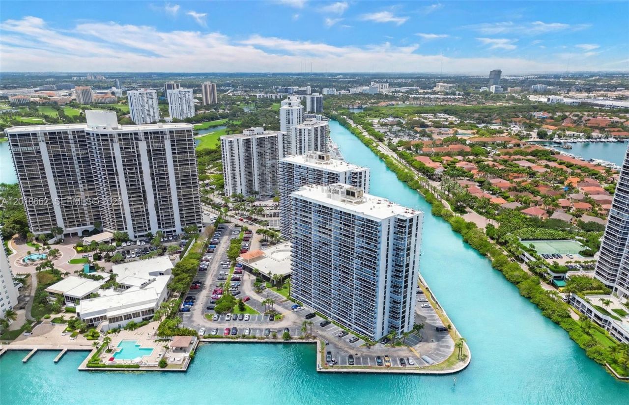 20505 E Country Club Dr, Unit 1431, Aventura, FL 33180 Photo