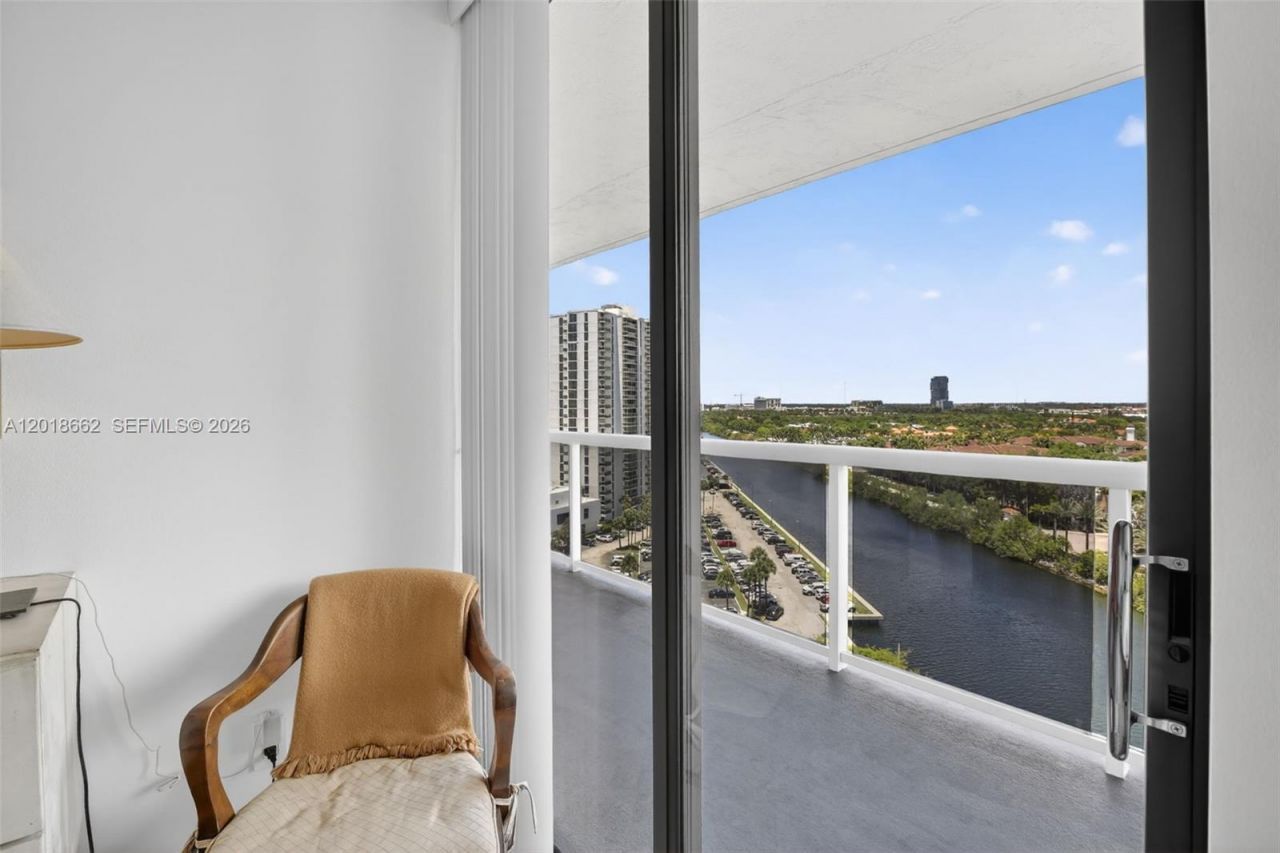 20505 E Country Club Dr, Unit 1431, Aventura, FL 33180 Photo