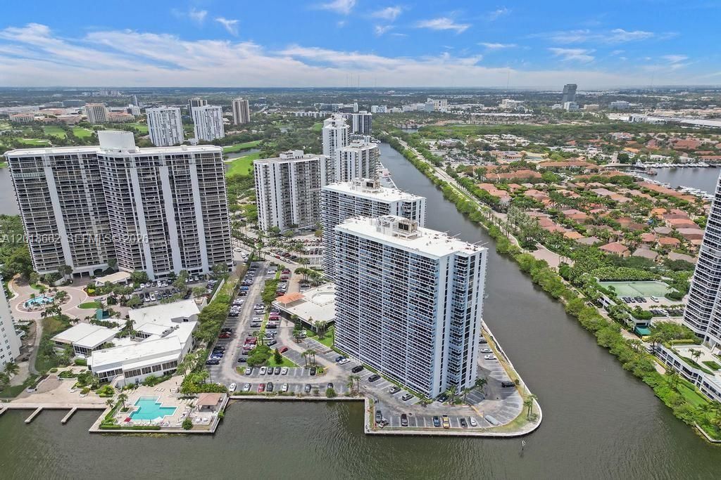 20505 E Country Club Dr, Unit 1431, Aventura, FL 33180 Photo