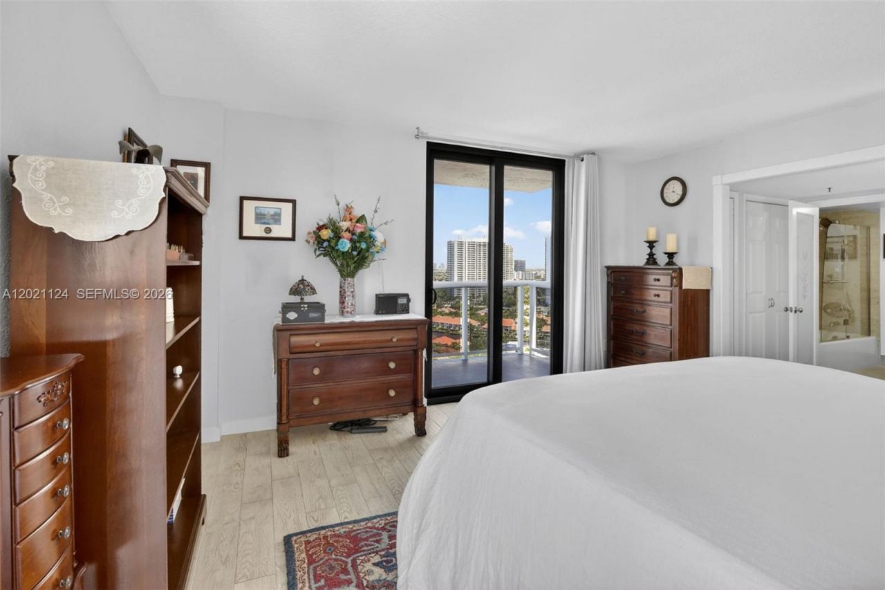 20515 E Country Club Dr, Unit 2248, Aventura, FL 33180 Photo