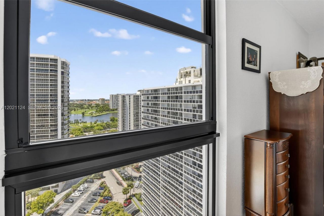 20515 E Country Club Dr, Unit 2248, Aventura, FL 33180 Photo