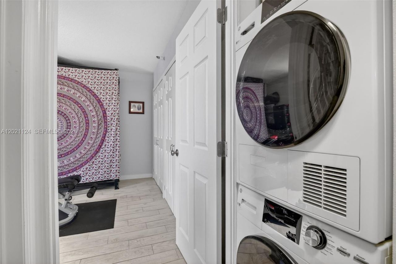 20515 E Country Club Dr, Unit 2248, Aventura, FL 33180 Photo