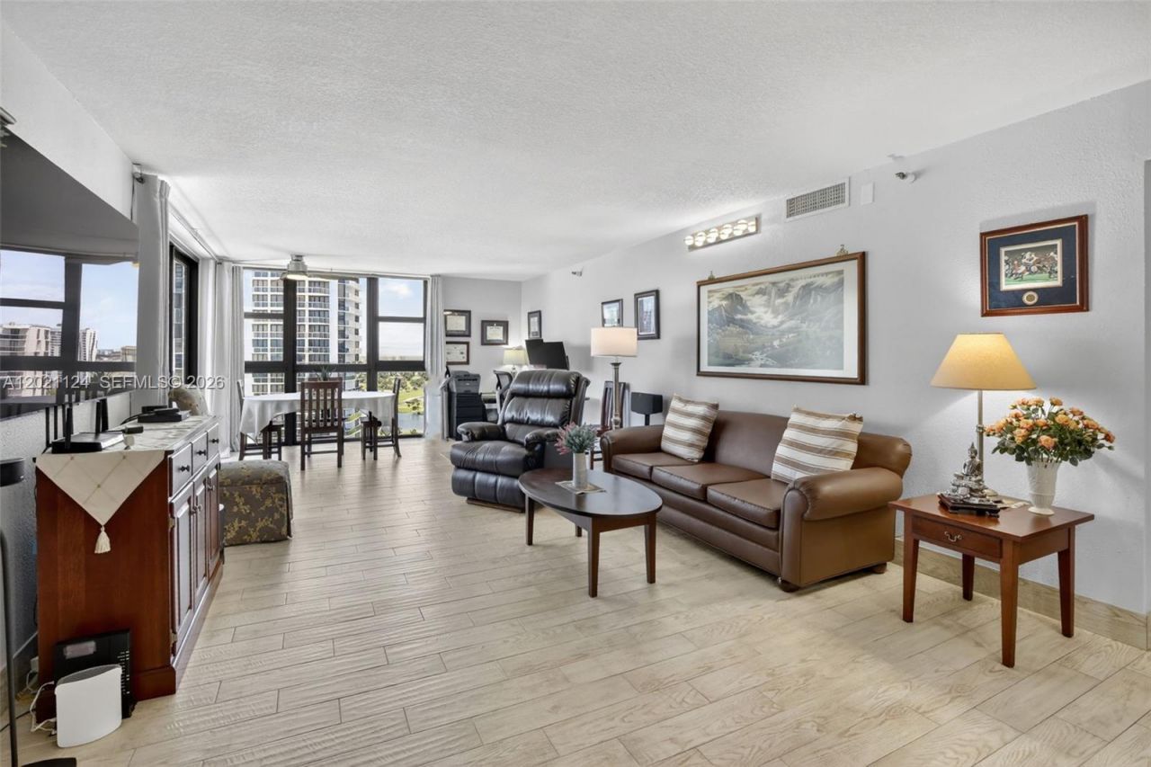 20515 E Country Club Dr, Unit 2248, Aventura, FL 33180 Photo