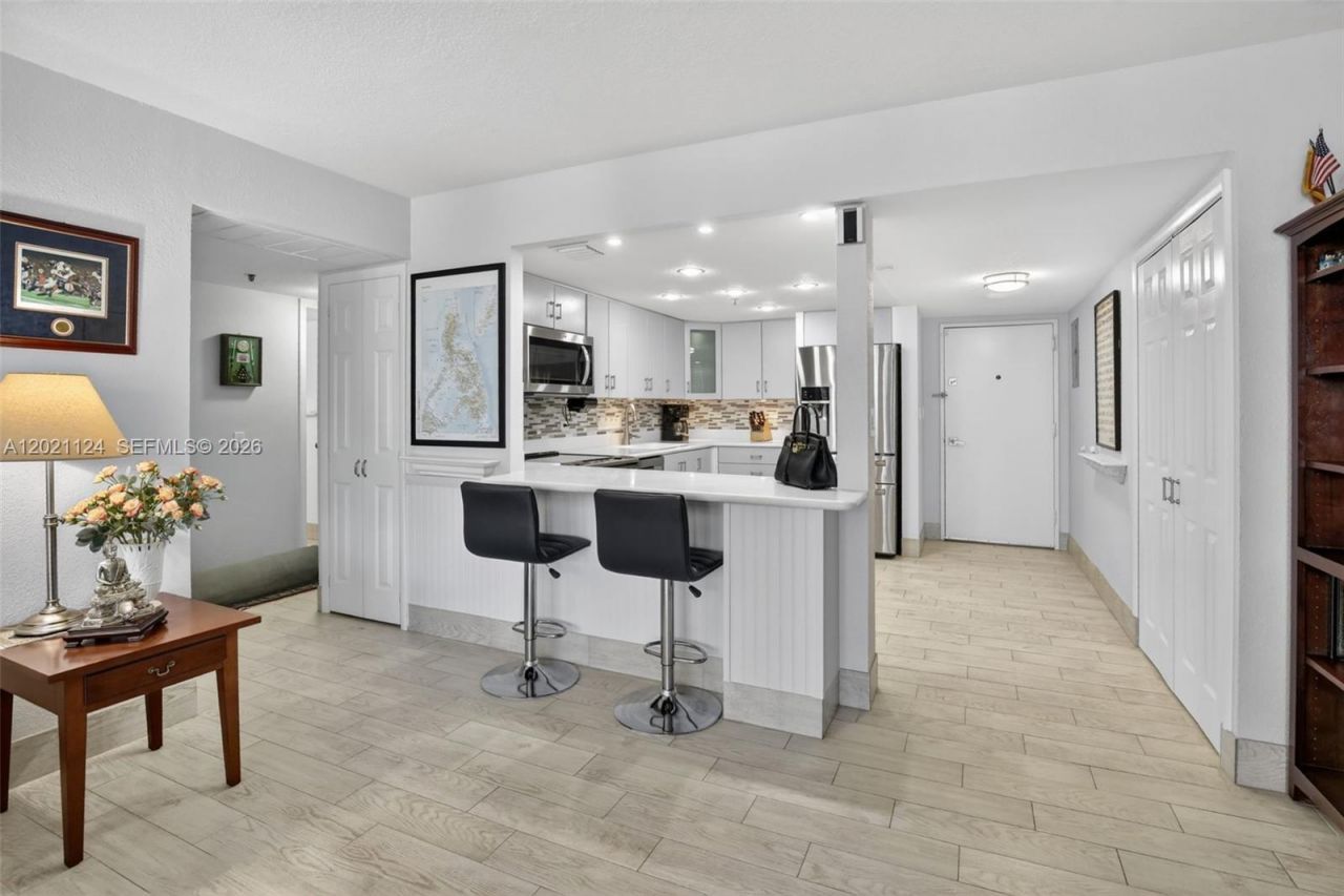 20515 E Country Club Dr, Unit 2248, Aventura, FL 33180 Photo