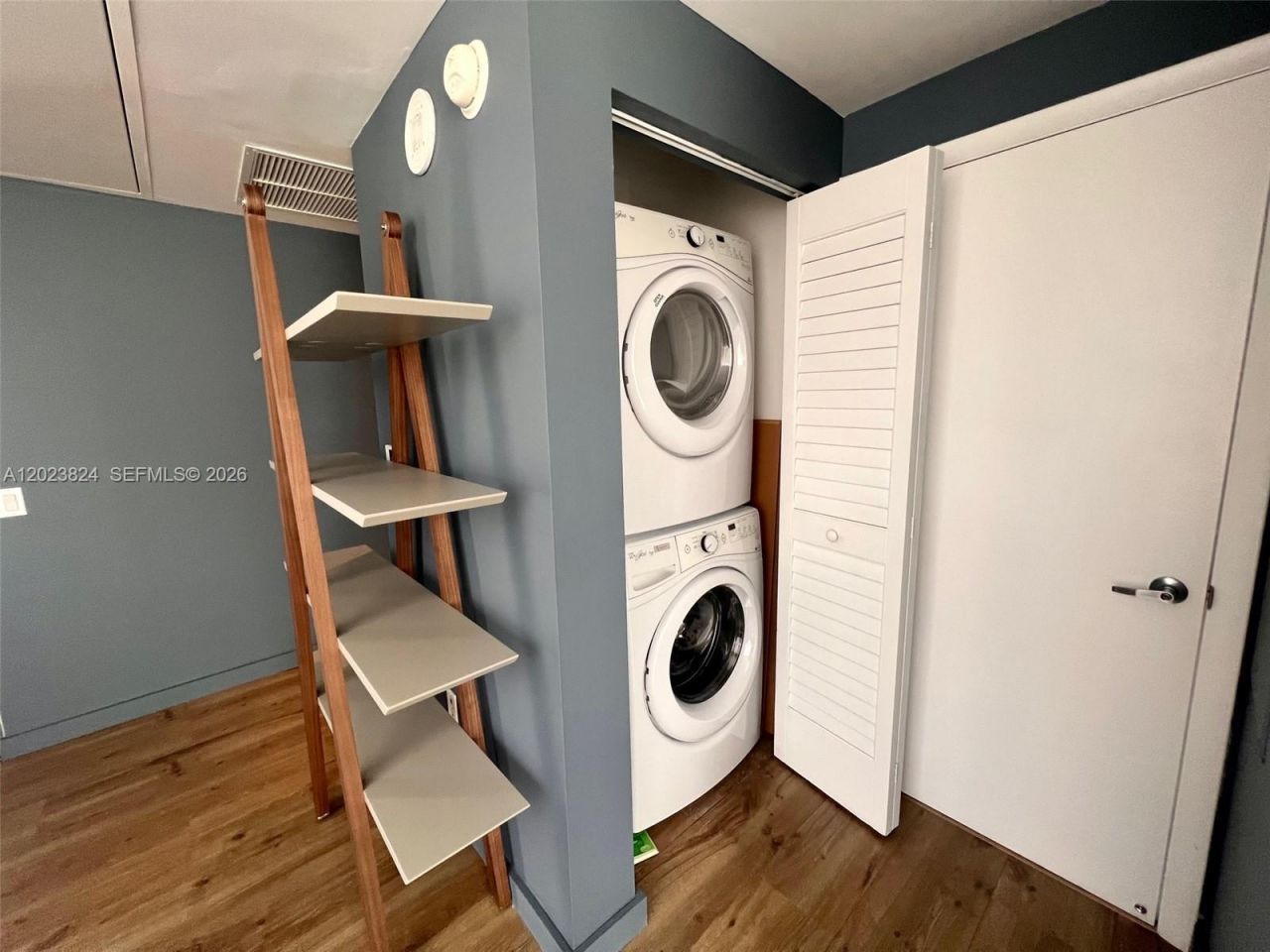 151 SE 1st St , Unit 810, Miami, FL 33131 Photo