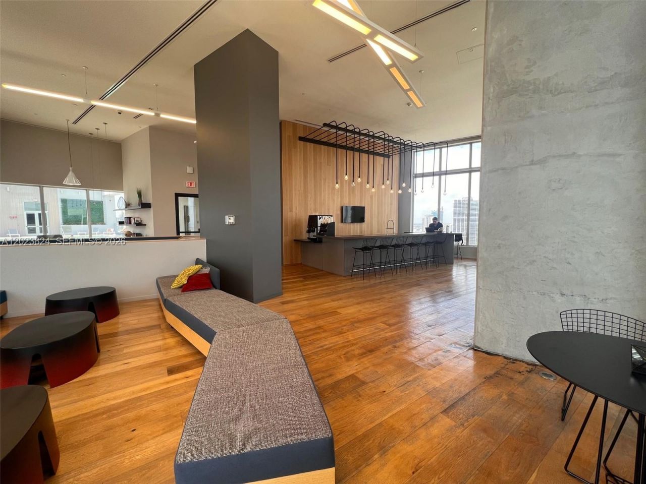 151 SE 1st St , Unit 810, Miami, FL 33131 Photo