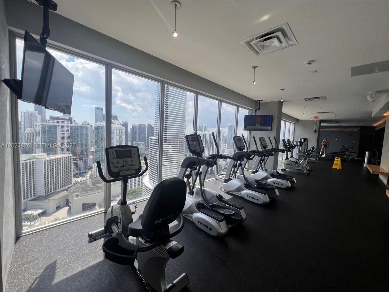 151 SE 1st St , Unit 810, Miami, FL 33131 Photo