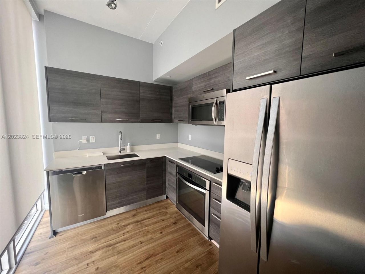151 SE 1st St , Unit 810, Miami, FL 33131 Photo