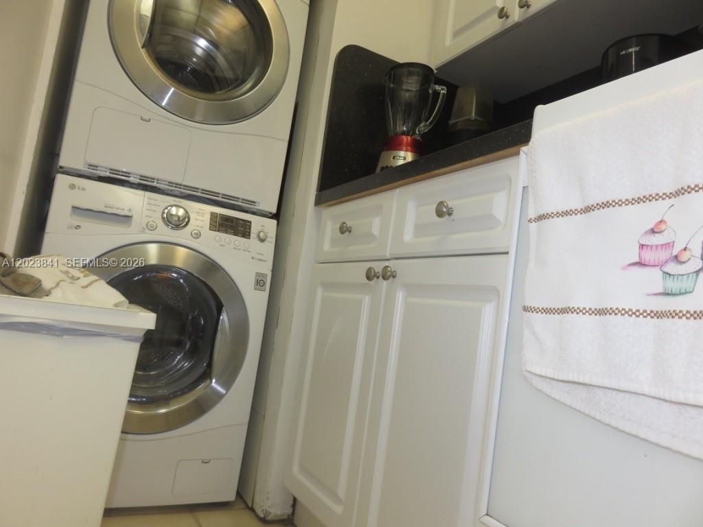 2457 Collins Ave , Unit 1602, Miami Beach, FL 33140 Photo
