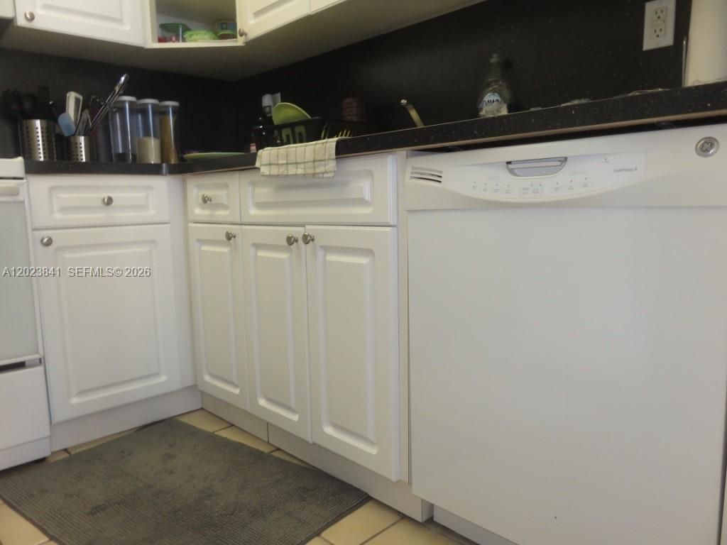 2457 Collins Ave , Unit 1602, Miami Beach, FL 33140 Photo