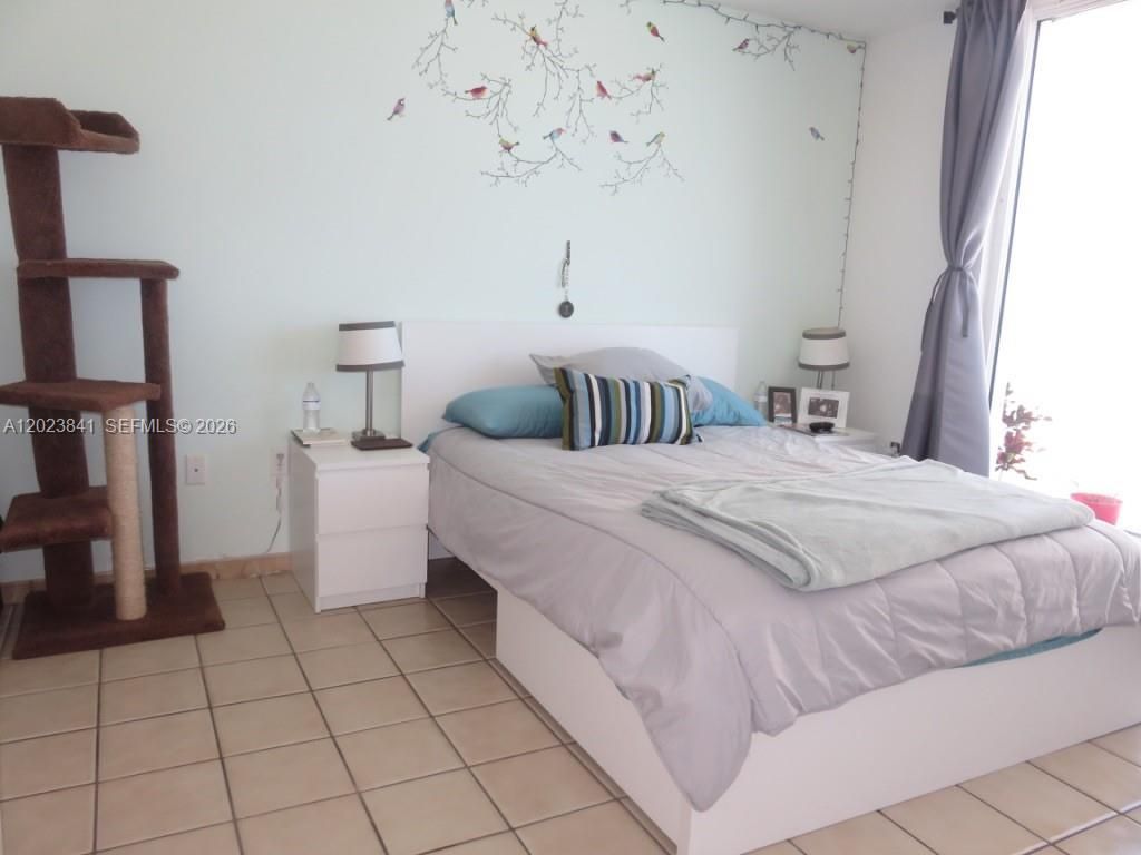 2457 Collins Ave , Unit 1602, Miami Beach, FL 33140 Photo