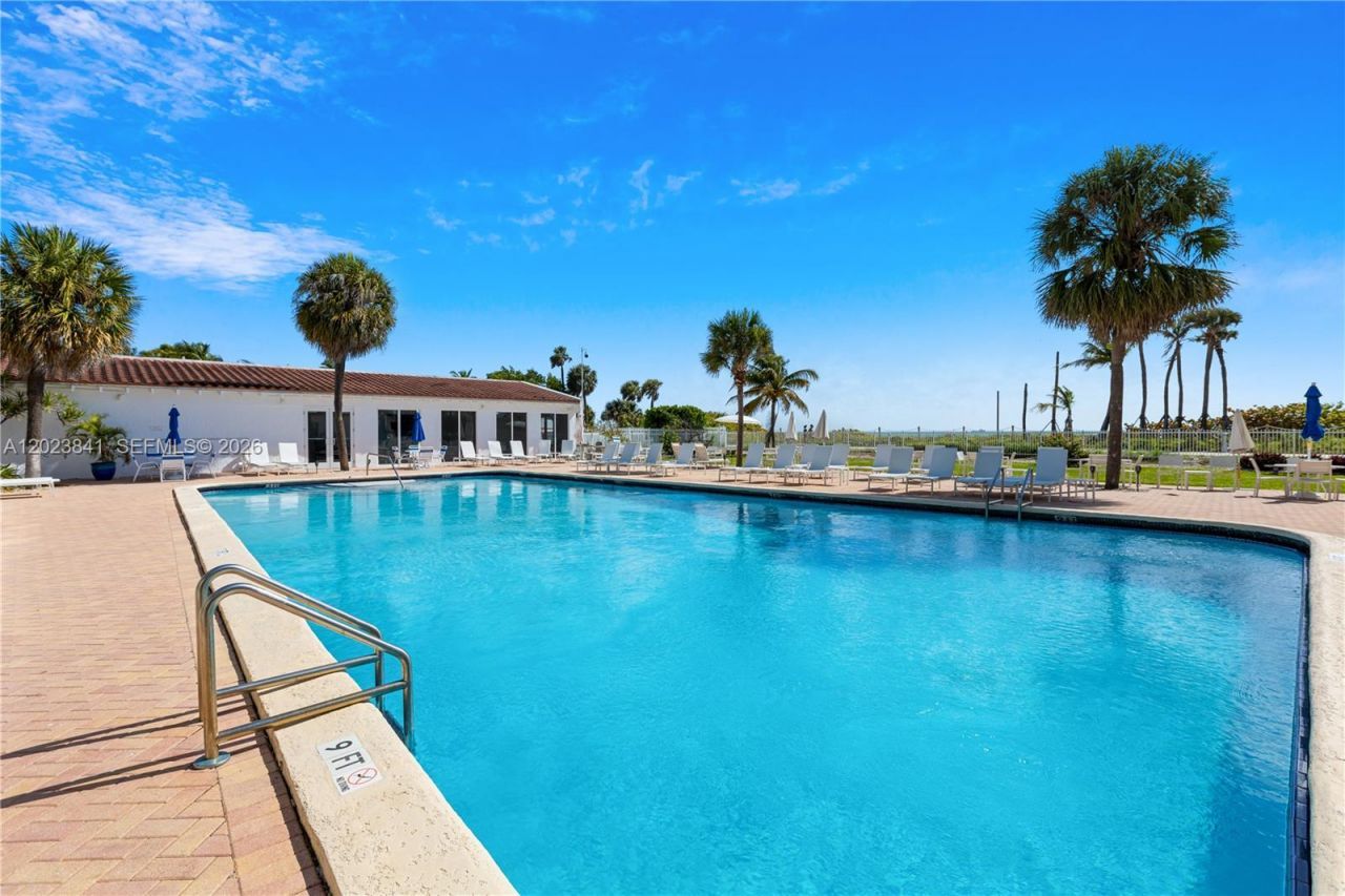 2457 Collins Ave , Unit 1602, Miami Beach, FL 33140 Photo