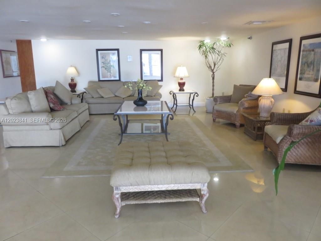 2457 Collins Ave , Unit 1602, Miami Beach, FL 33140 Photo
