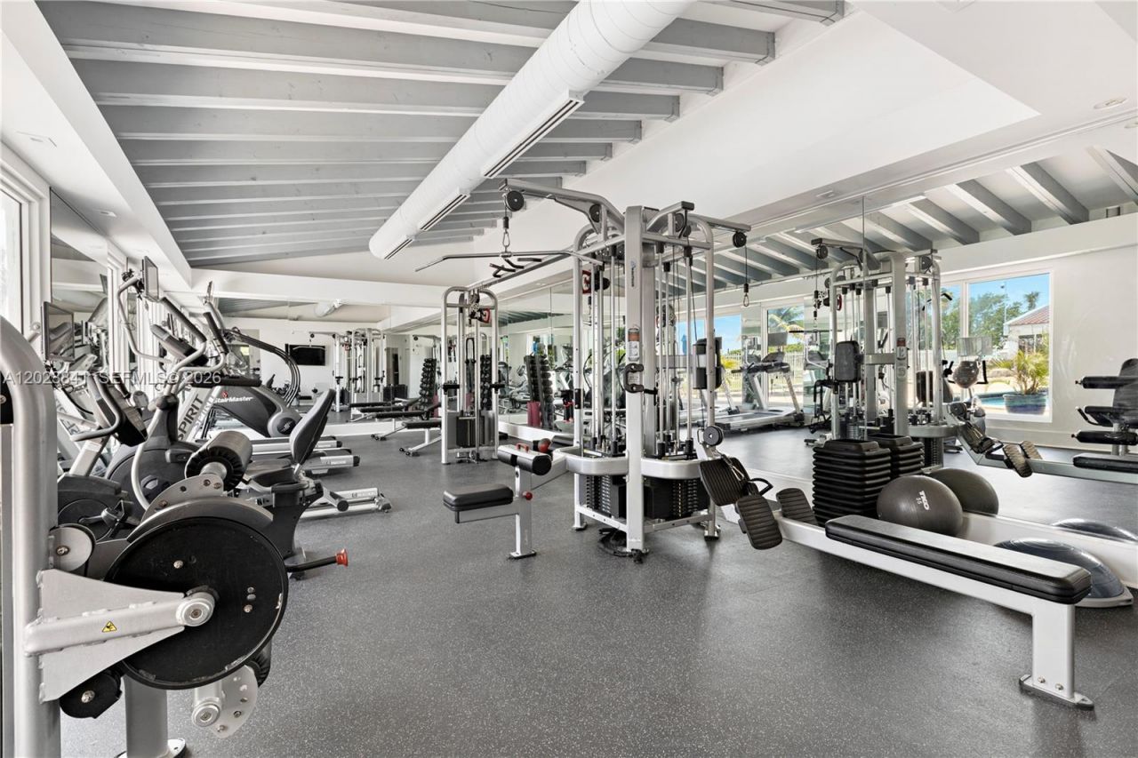 2457 Collins Ave , Unit 1602, Miami Beach, FL 33140 Photo