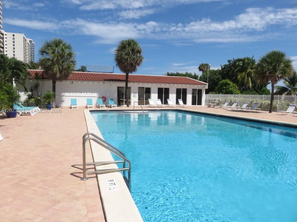 2457 Collins Ave , Unit 1602, Miami Beach, FL 33140 Photo